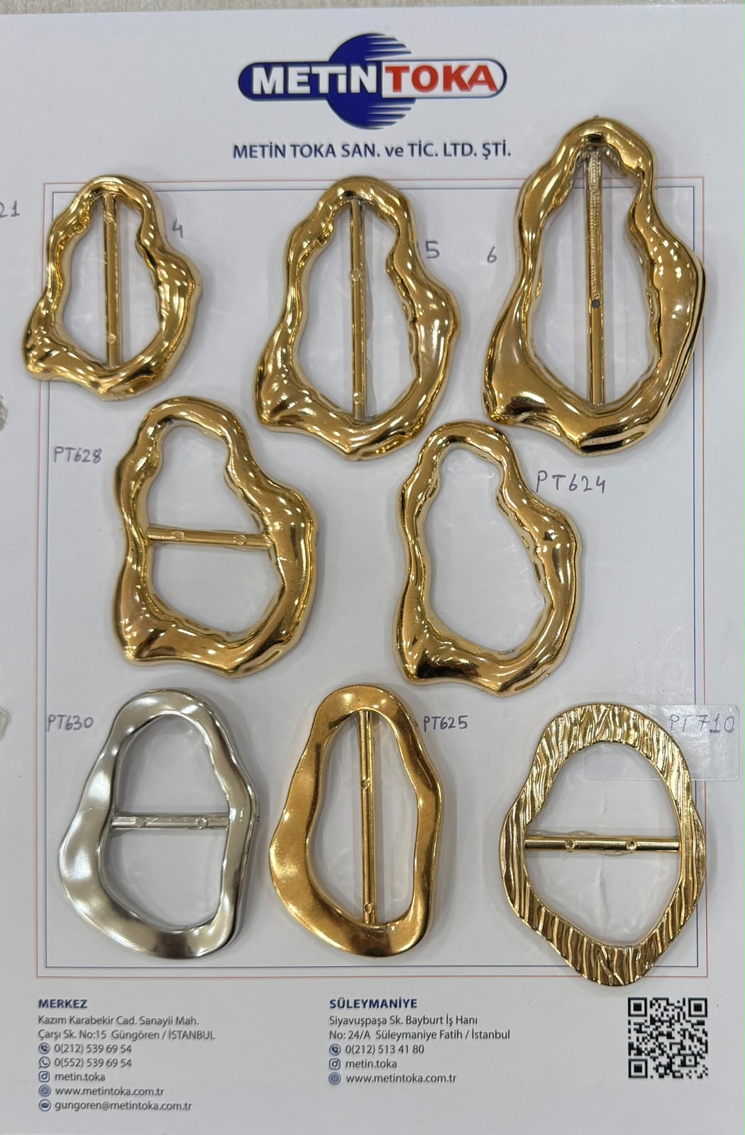 Cartes d’échantillons — boucles métallisées asymétriques